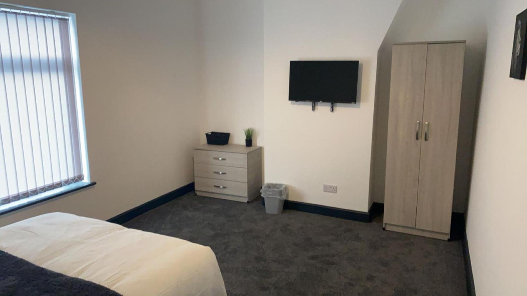 Houghton Guest House 2 Stoke-on-Trent מראה חיצוני תמונה