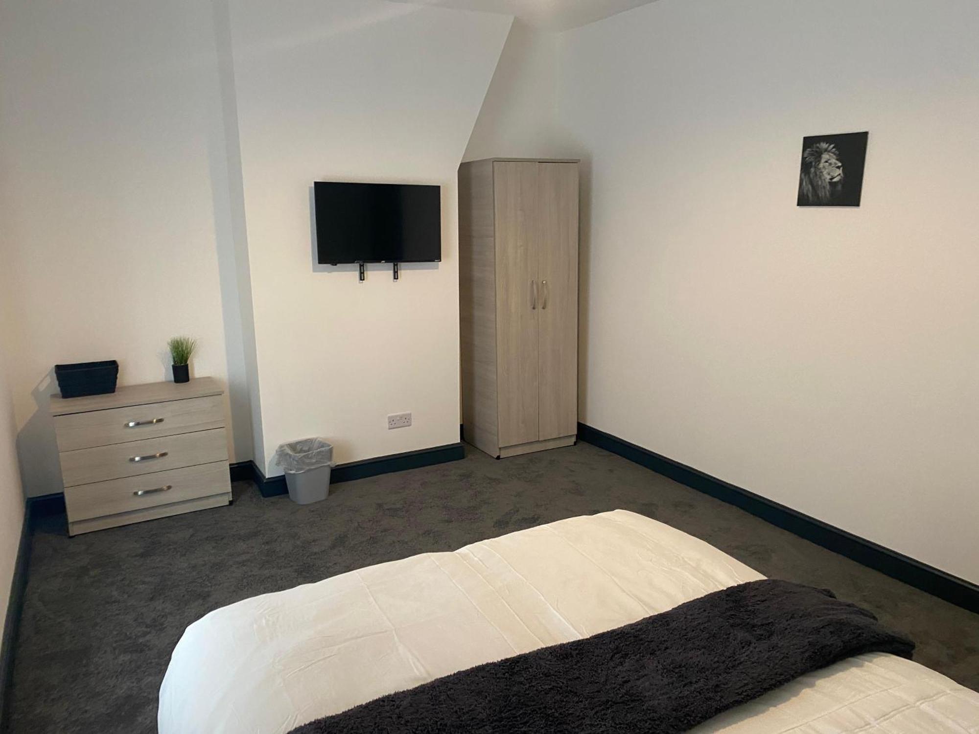 Houghton Guest House 2 Stoke-on-Trent מראה חיצוני תמונה