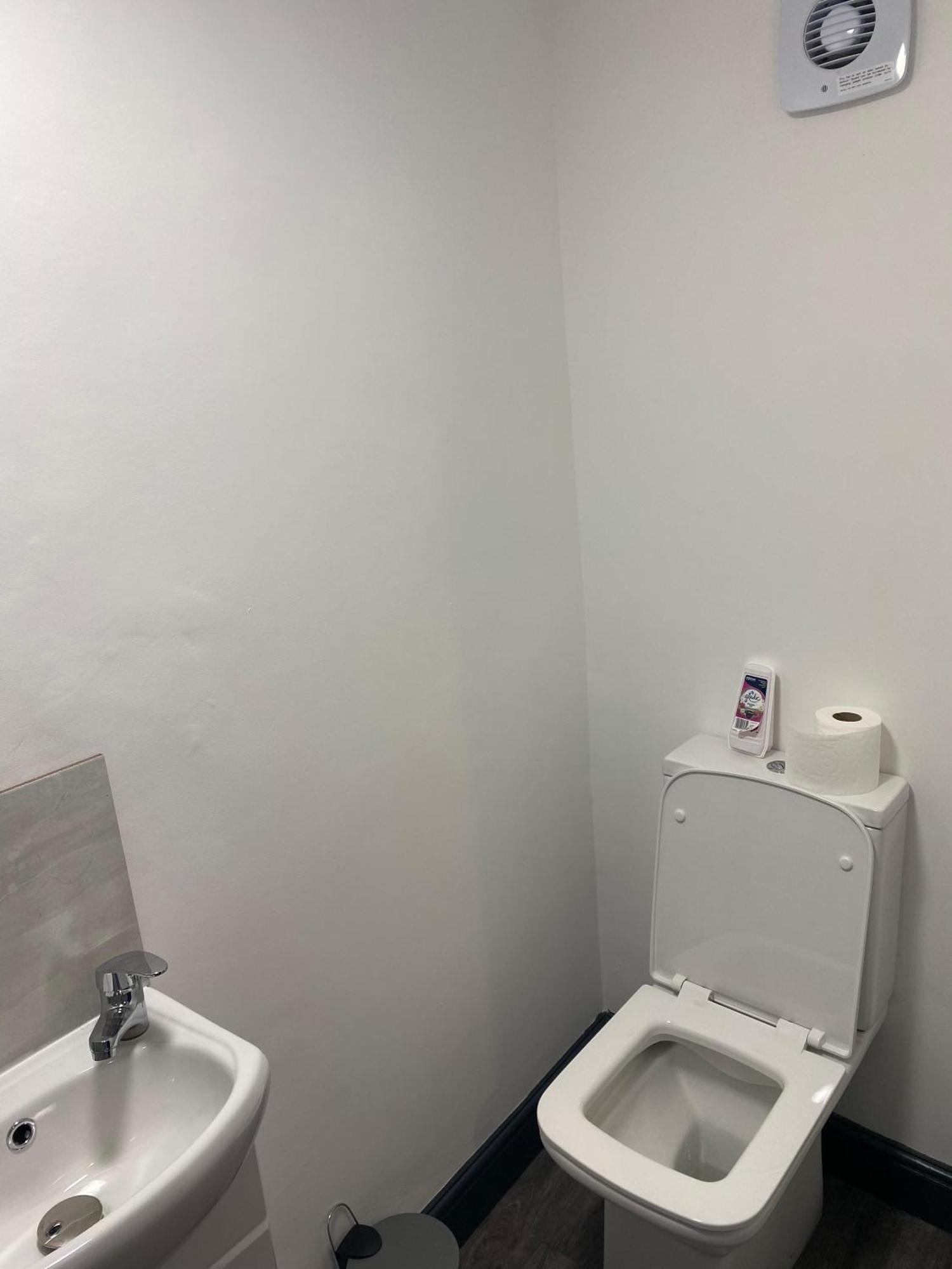 Houghton Guest House 2 Stoke-on-Trent מראה חיצוני תמונה