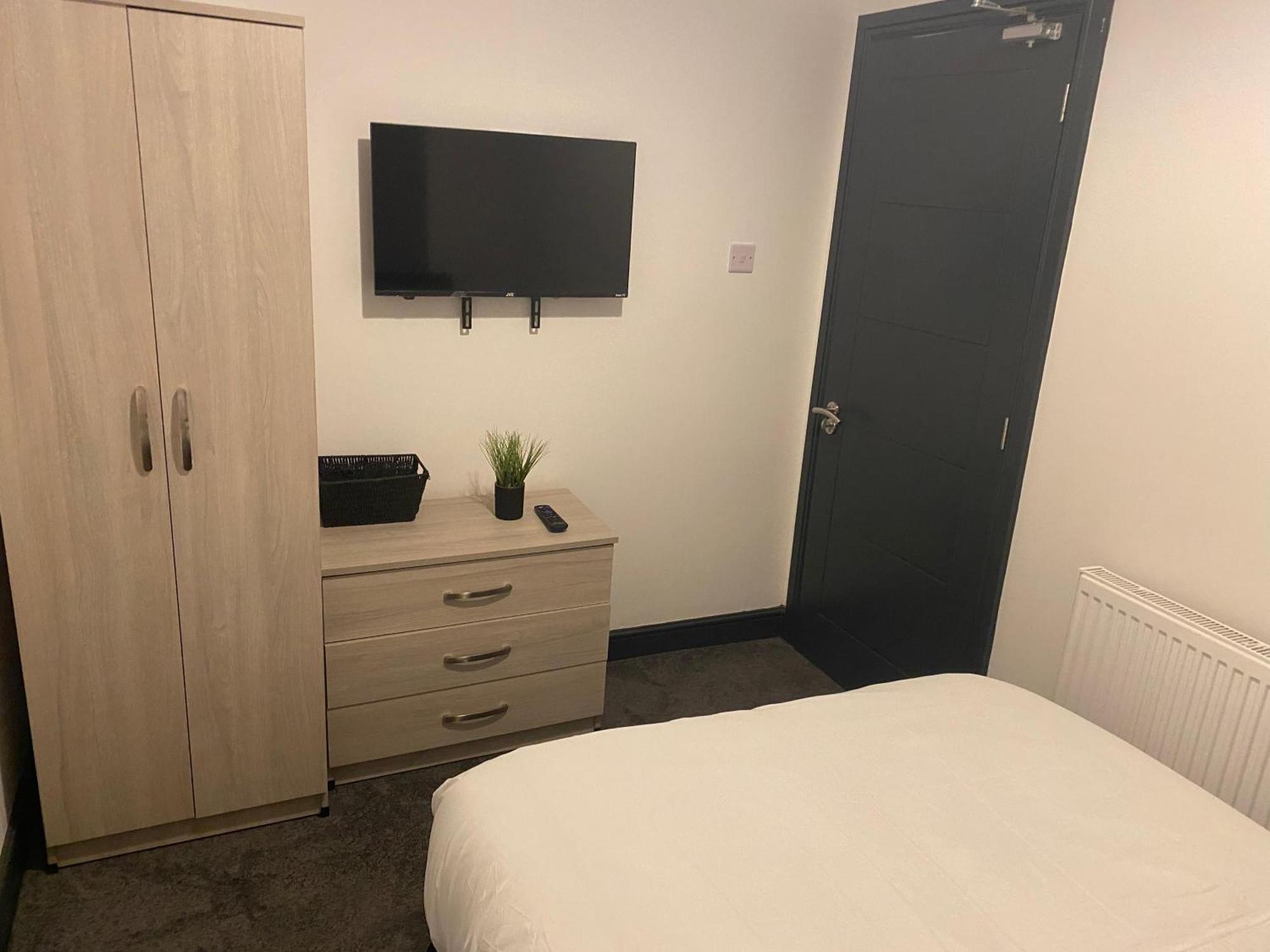 Houghton Guest House 2 Stoke-on-Trent מראה חיצוני תמונה