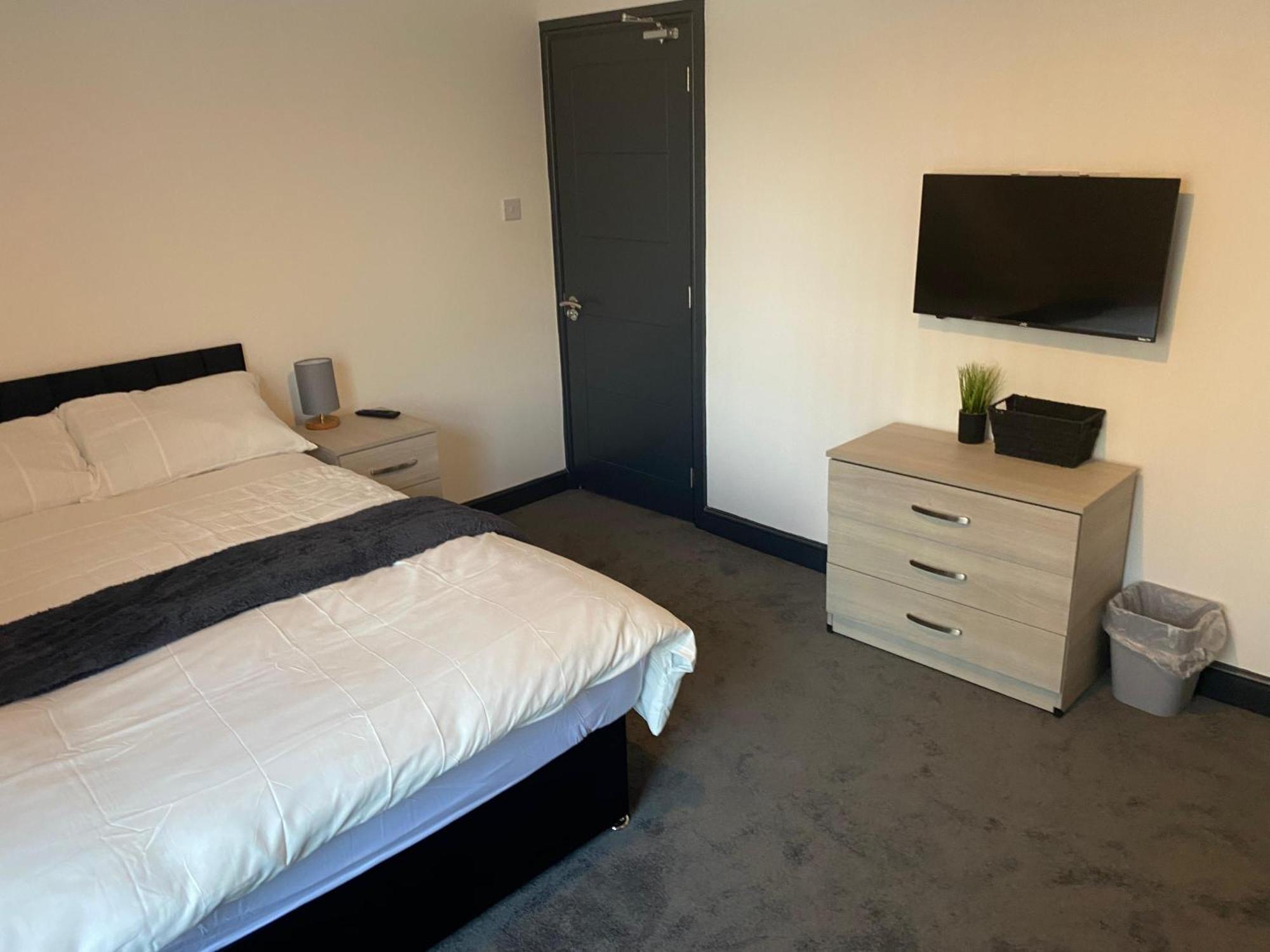 Houghton Guest House 2 Stoke-on-Trent מראה חיצוני תמונה