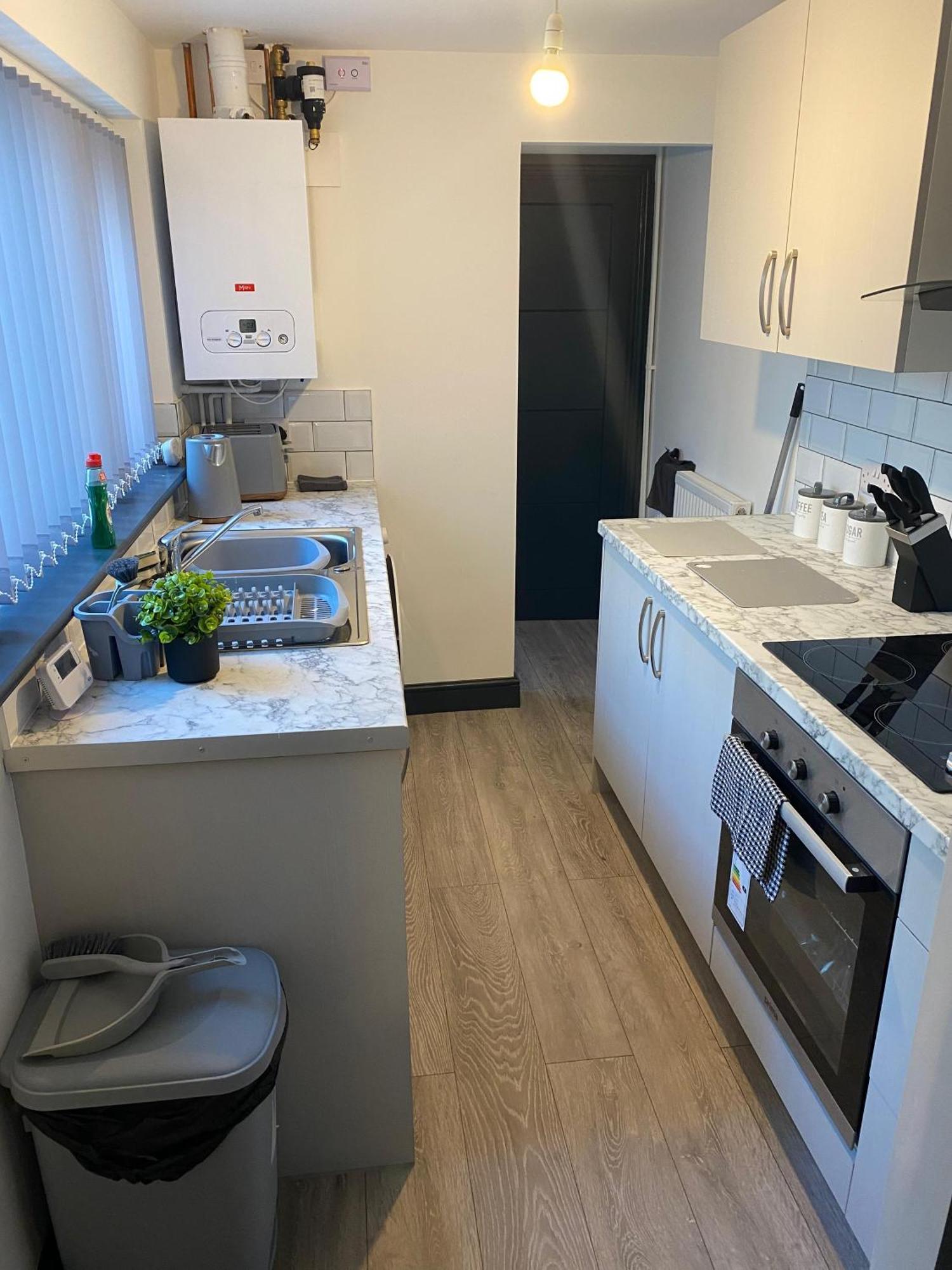 Houghton Guest House 2 Stoke-on-Trent מראה חיצוני תמונה